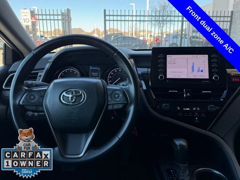 Used 2024 Toyota Camry SE image 6
