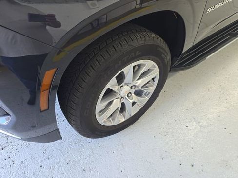 Used 2025 Chevrolet Suburban Premier AWD/4WD image 9