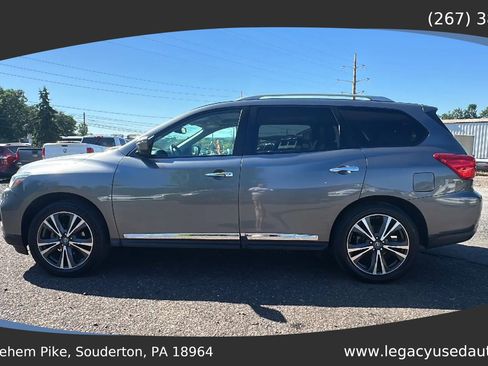 Used 2020 Nissan Pathfinder Platinum FWD image 4