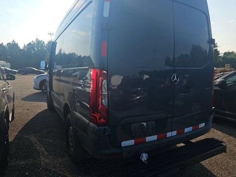 Used 2019 Mercedes-Benz Sprinter 144 image 2