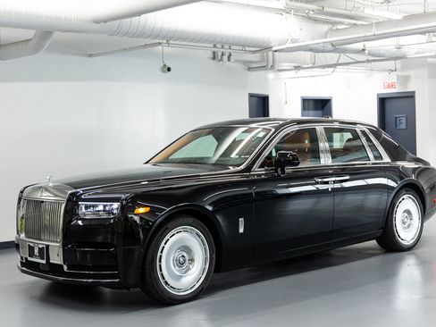 New 2026 Rolls-Royce Phantom Sedan RWD image 1