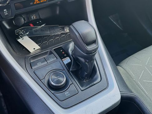 Used 2023 Toyota RAV4 Hybrid Woodland image 15