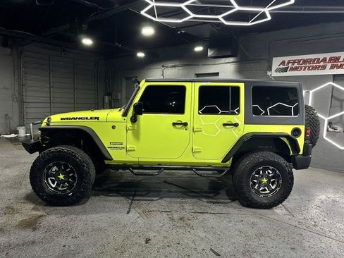 Used 2017 Jeep Wrangler Unlimited Sport w/ Quick Order Package 24S AWD/4WD image 3
