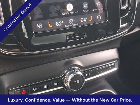 Certified 2023 Volvo XC40 B5 Plus AWD/4WD image 17