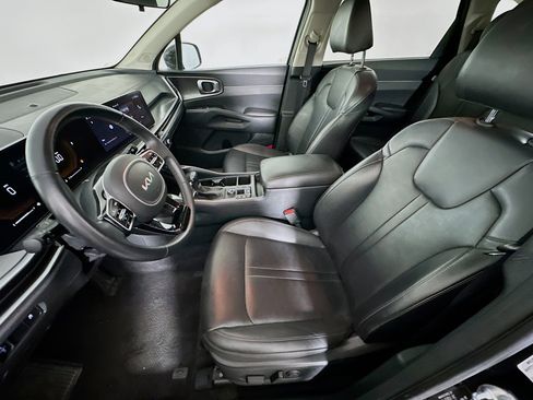 Used 2024 Kia Sorento S image 13