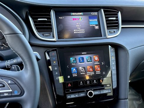 New 2025 INFINITI QX50 Luxe image 15