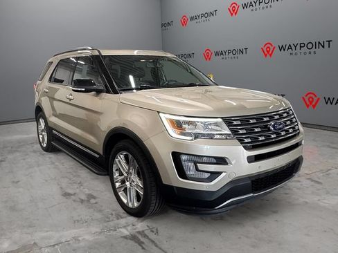 Used 2017 Ford Explorer XLT w/ Equipment Group 202A AWD/4WD image 1