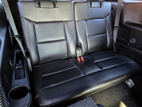 Used 2020 Ford Explorer XLT w/ Equipment Group 202A image 38