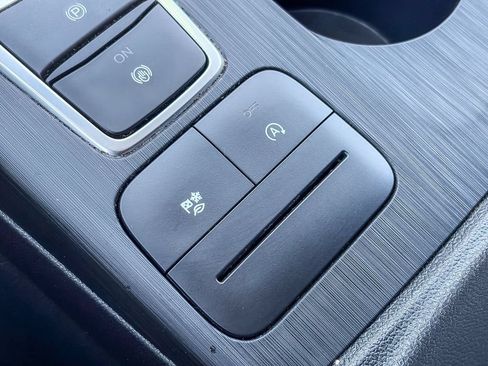 Used 2020 Ford Escape SE FWD image 32