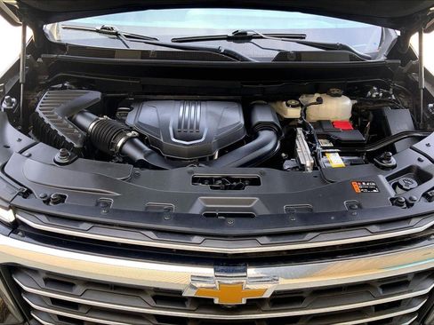 Used 2024 Chevrolet Traverse LT image 9