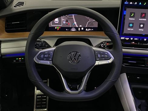 New 2026 Volkswagen Tiguan SEL R-Line image 15