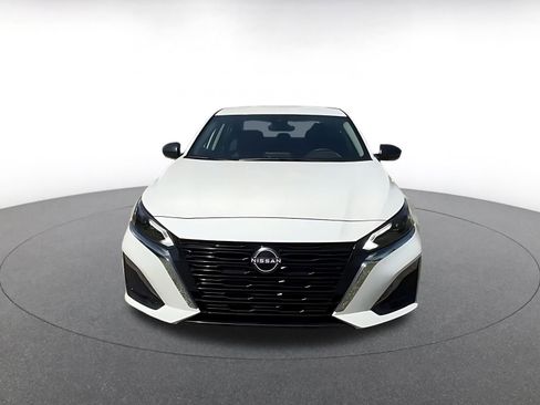 Used 2025 Nissan Altima 2.5 SV image 4