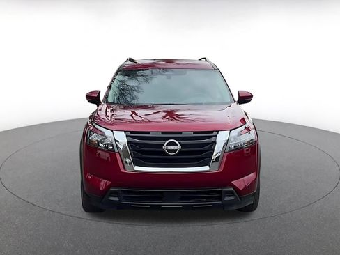 Used 2025 Nissan Pathfinder SV image 4