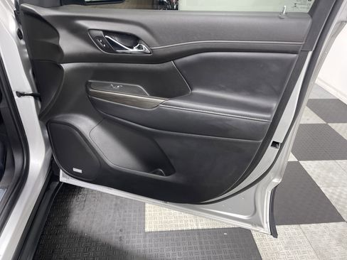 Used 2019 GMC Acadia SLT AWD/4WD image 25