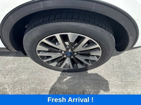 Used 2020 Ford Escape Titanium AWD/4WD image 17
