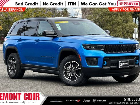 New 2023 Jeep Grand Cherokee Trailhawk w/ Advanced Protech Group II AWD/4WD image 1