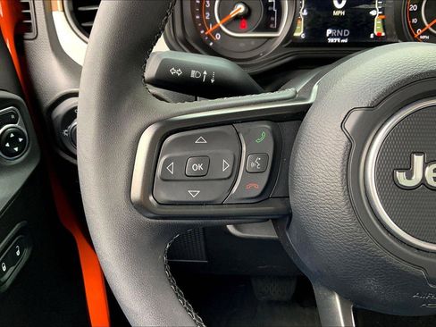 Used 2025 Jeep Wrangler Sport S image 16