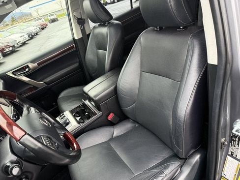 Used 2017 Lexus GX 460 Premium w/ Premium Package image 17