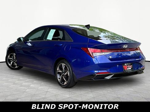 Used 2022 Hyundai Elantra SEL w/ Convenience + Premium Package FWD image 4
