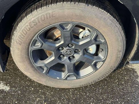 Used 2025 Toyota Sienna XLE Woodland Edition image 9