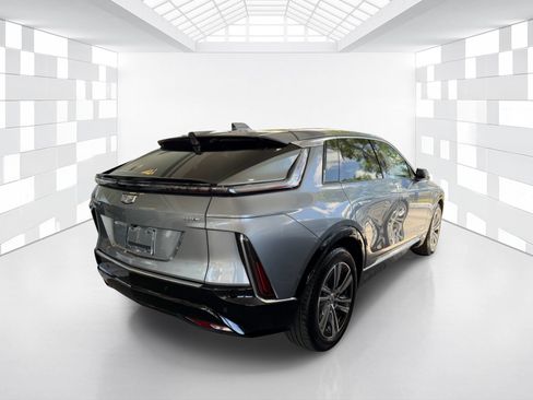 Used 2024 Cadillac Lyriq Luxury RWD image 6