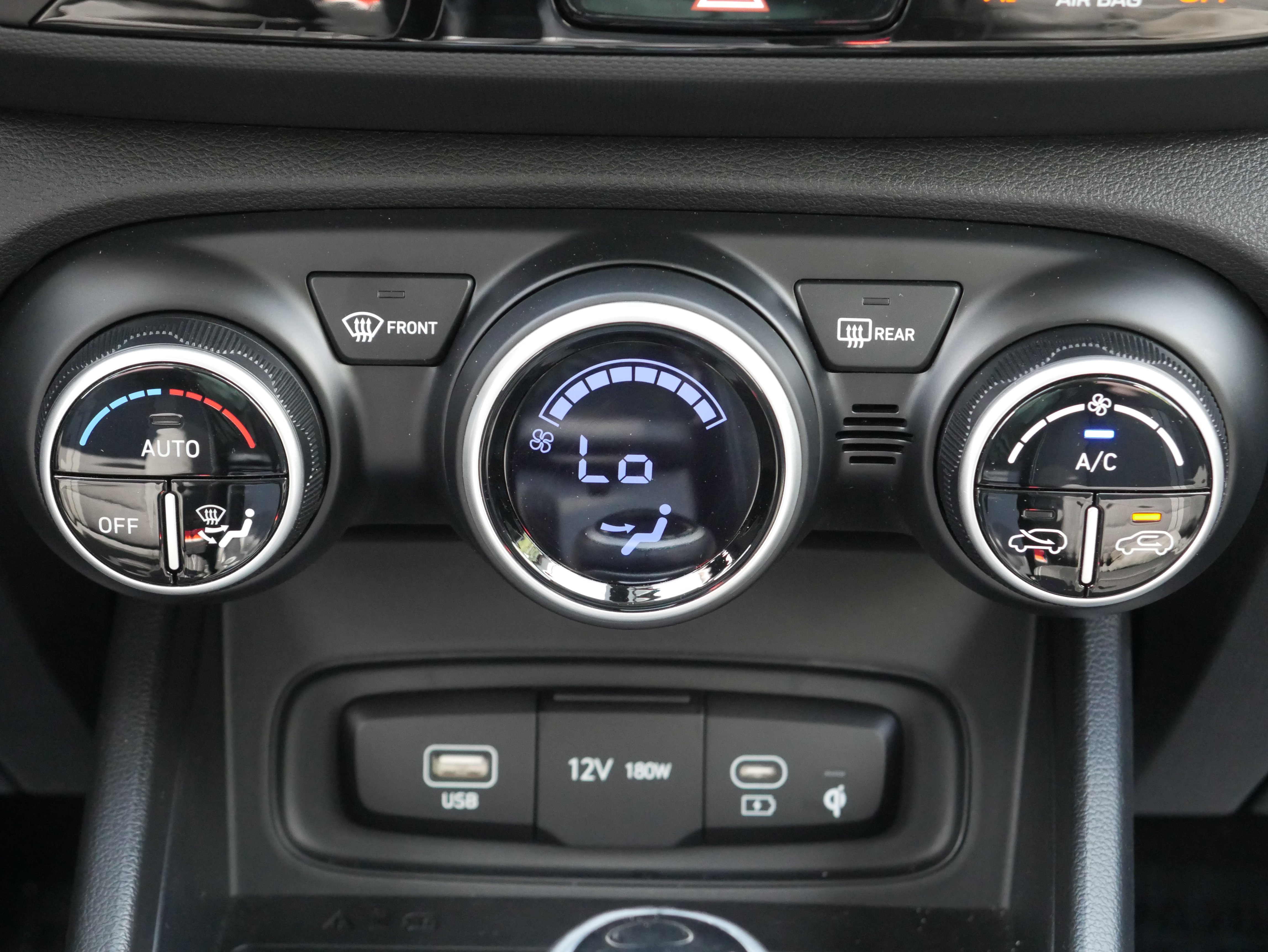 Used 2026 Hyundai Venue SEL FWD image 21