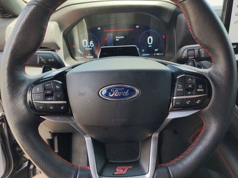 Used 2025 Ford Explorer ST image 27