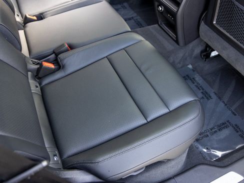 Certified 2025 Porsche Cayenne image 47