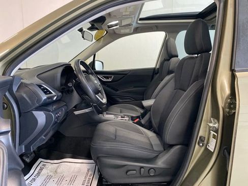 Certified 2023 Subaru Forester Premium AWD/4WD image 9
