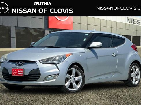 Used 2015 Hyundai Veloster FWD image 1