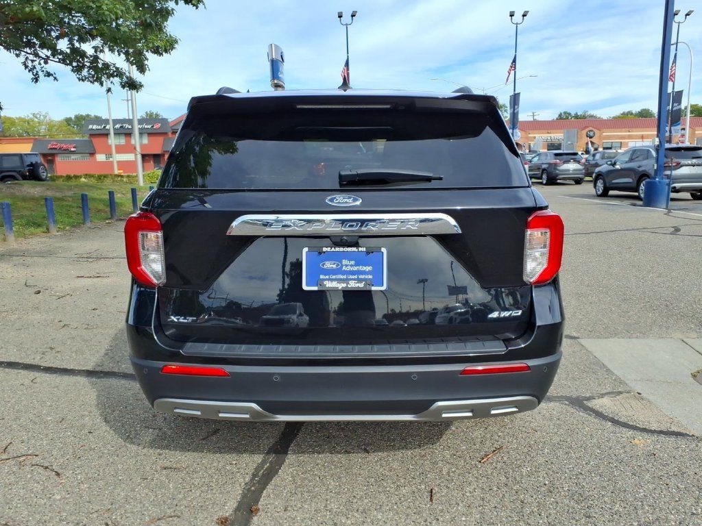 Certified 2023 Ford Explorer XLT w/ Equipment Group 202A AWD/4WD image 8