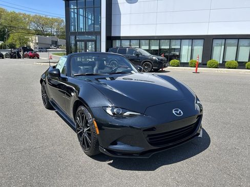 New 2026 MAZDA MX-5 Miata Grand Touring w/ Appearance Package RWD image 2