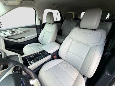Used 2026 Ford Explorer Active w/ Active Comfort Package AWD/4WD image 23