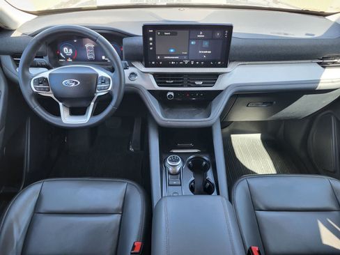 Used 2025 Ford Explorer Active w/ Active Comfort Package RWD image 23