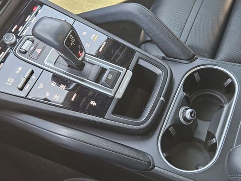 Certified 2020 Porsche Cayenne image 20