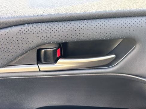 Used 2025 Toyota Camry XSE FWD image 14