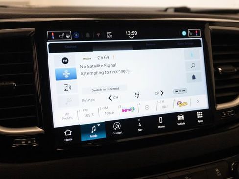 Used 2024 Chrysler Voyager LX FWD image 4