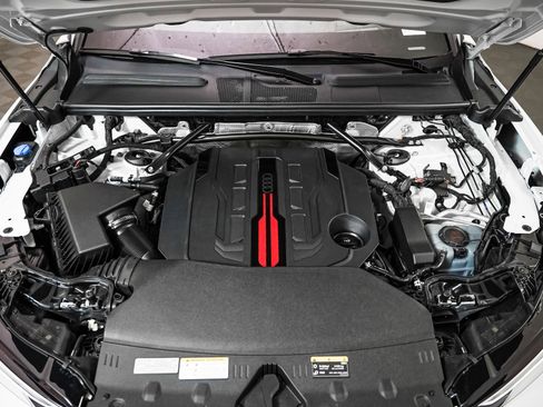 New 2025 Audi SQ5 Premium Plus image 4