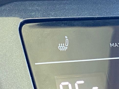 Certified 2022 Volkswagen Tiguan SE w/ Panoramic Sunroof Package image 14