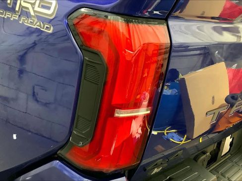 Used 2024 Toyota Tacoma TRD Off-Road image 28