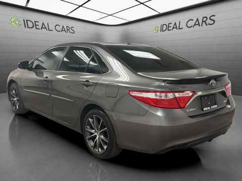 Used 2017 Toyota Camry XSE w/ Moonroof Package FWD image 7