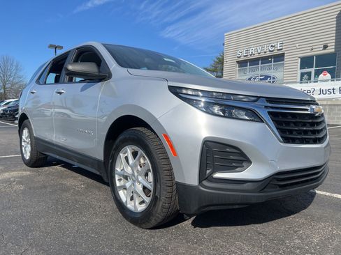 Used 2022 Chevrolet Equinox LS AWD/4WD image 38