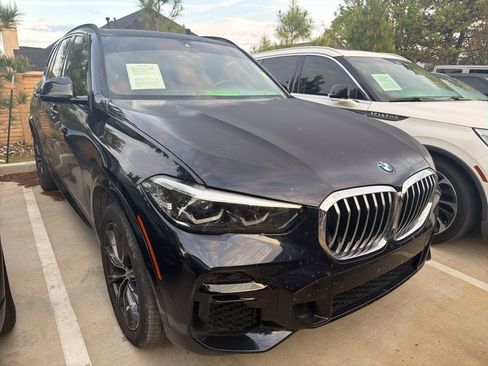 Used 2022 BMW X5 xDrive40i w/ M Sport Package image 3