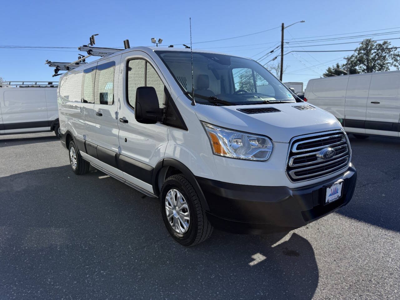 Used 2018 Ford Transit 350 148 Low Roof w/ Exterior Upgrade Package RWD image 4