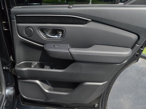 Used 2023 Honda Pilot Elite image 34