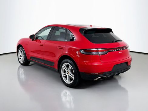 Certified 2020 Porsche Macan image 3