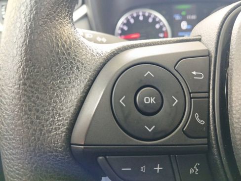 Used 2022 Toyota RAV4 LE image 11