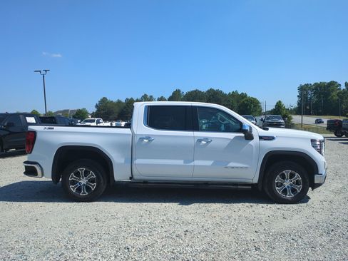 Used 2023 GMC Sierra 1500 SLT w/ SLT Convenience Package AWD/4WD image 11