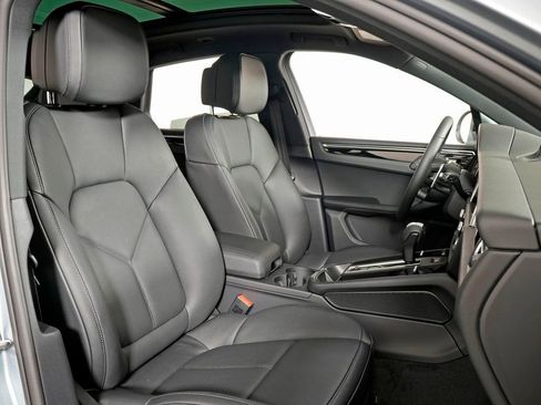New 2026 Porsche Macan image 37