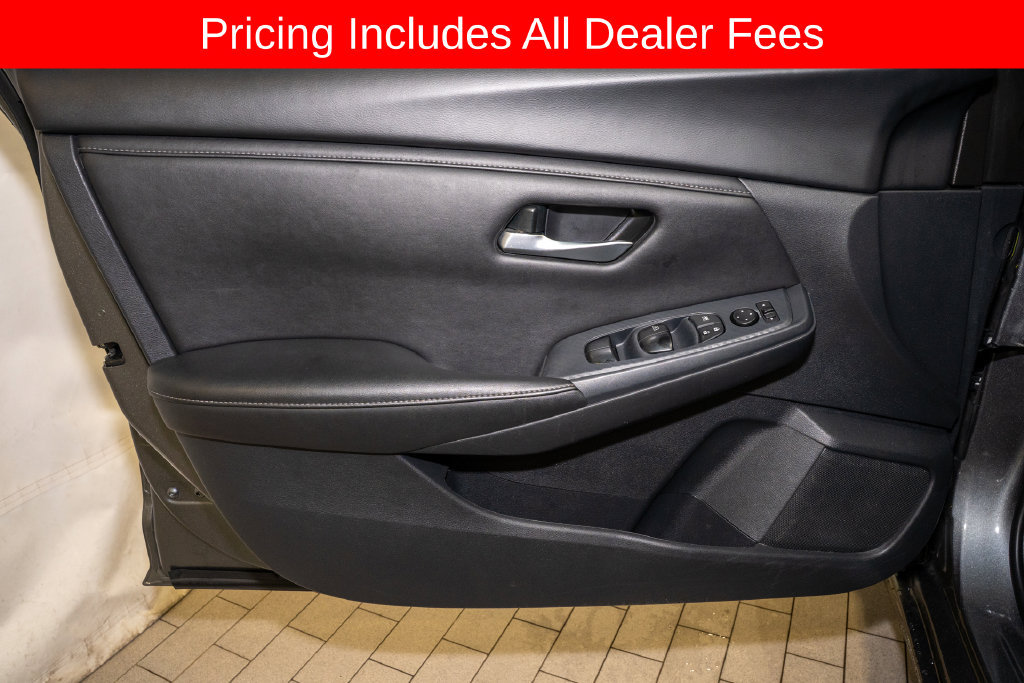 Used 2025 Nissan Sentra SV FWD image 11